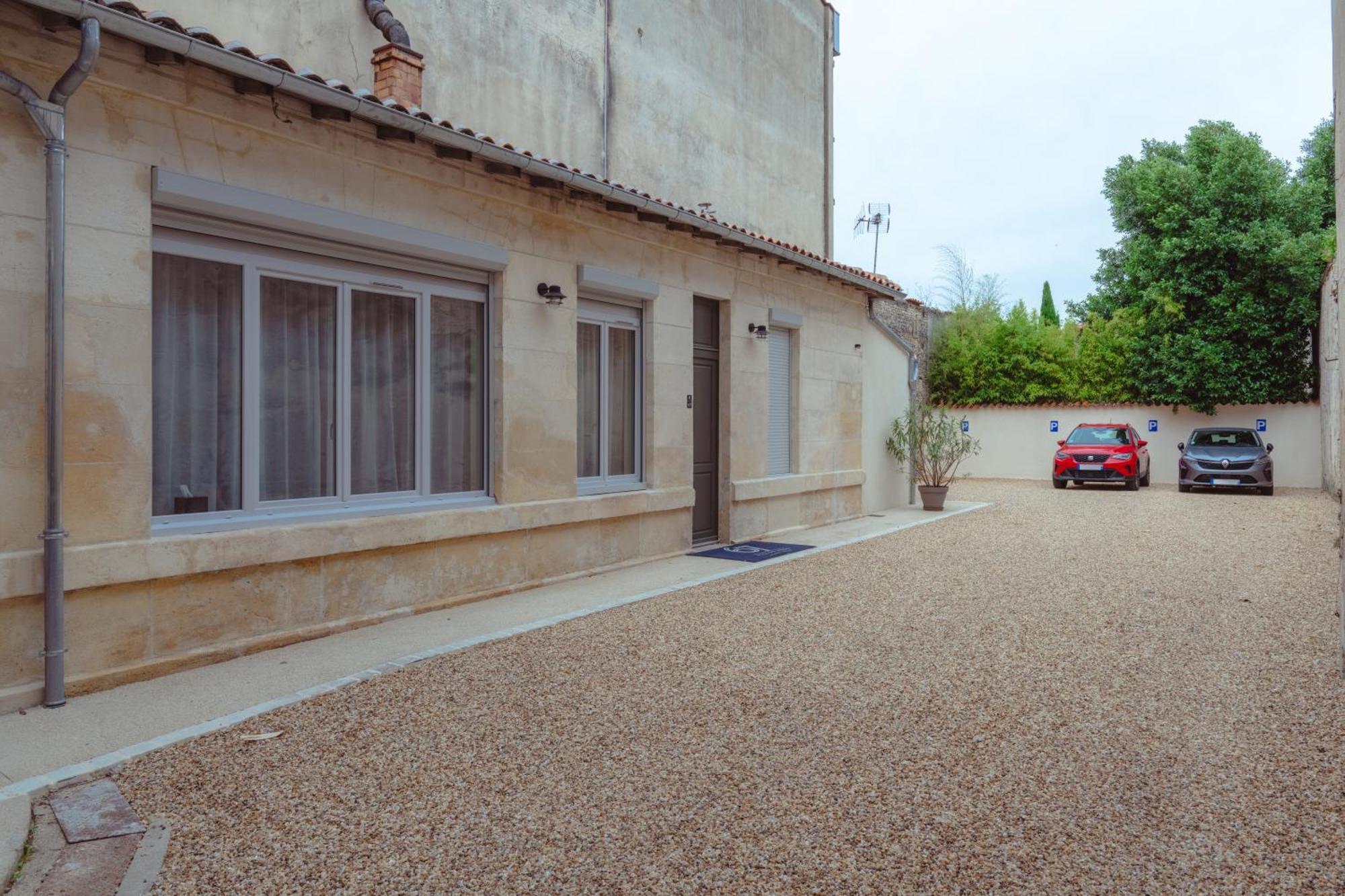 67 Victor Hugo Apartment Cognac Luaran gambar