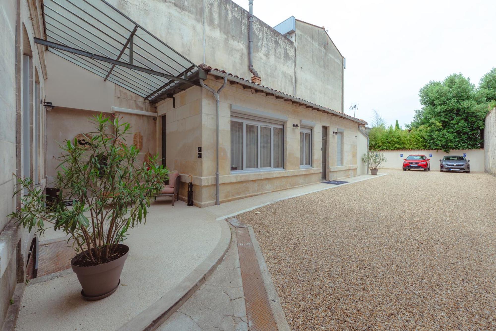67 Victor Hugo Apartment Cognac Luaran gambar